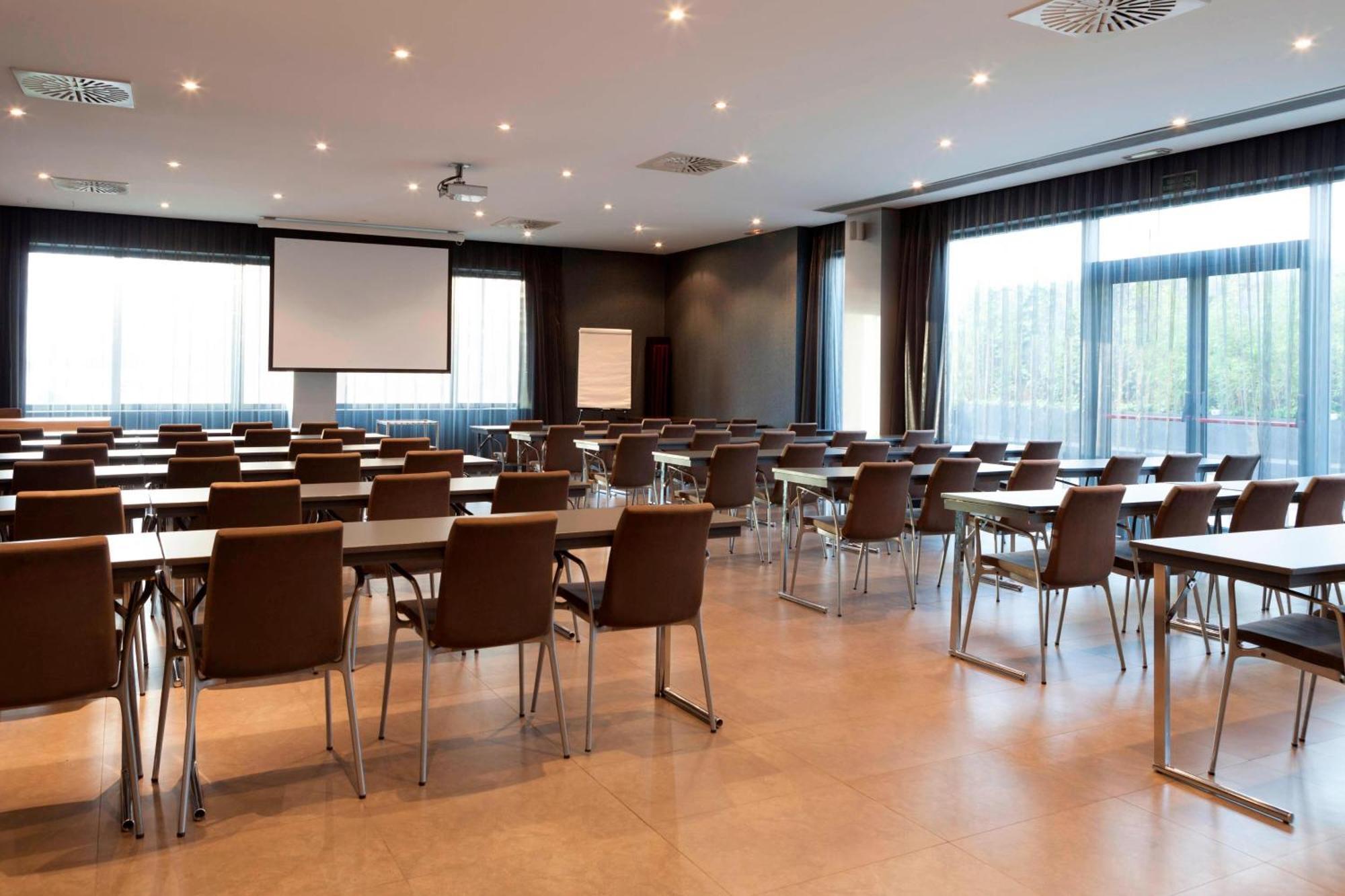 Ac Hotel Gijon By Marriott Ngoại thất bức ảnh