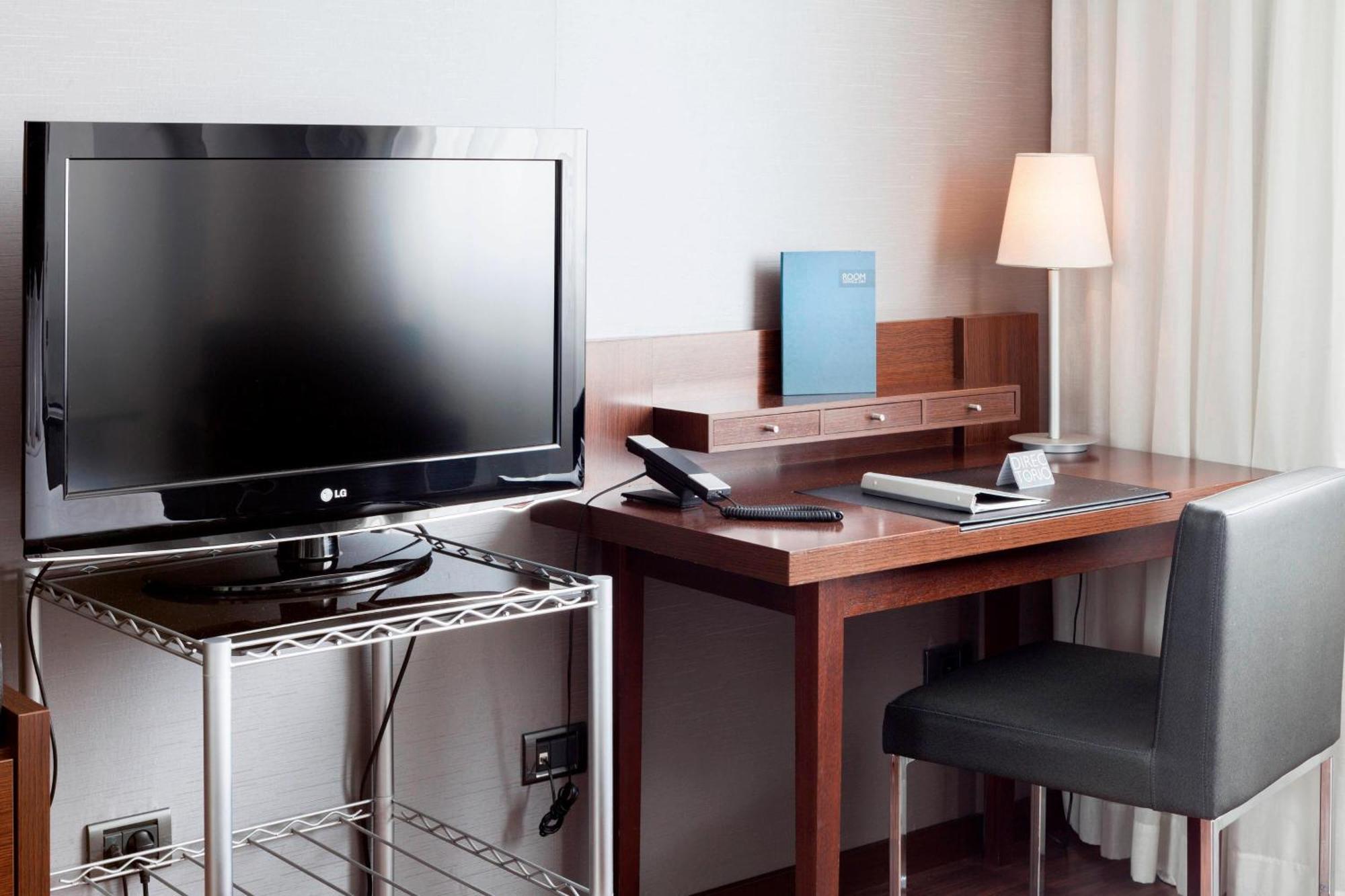 Ac Hotel Gijon By Marriott Ngoại thất bức ảnh