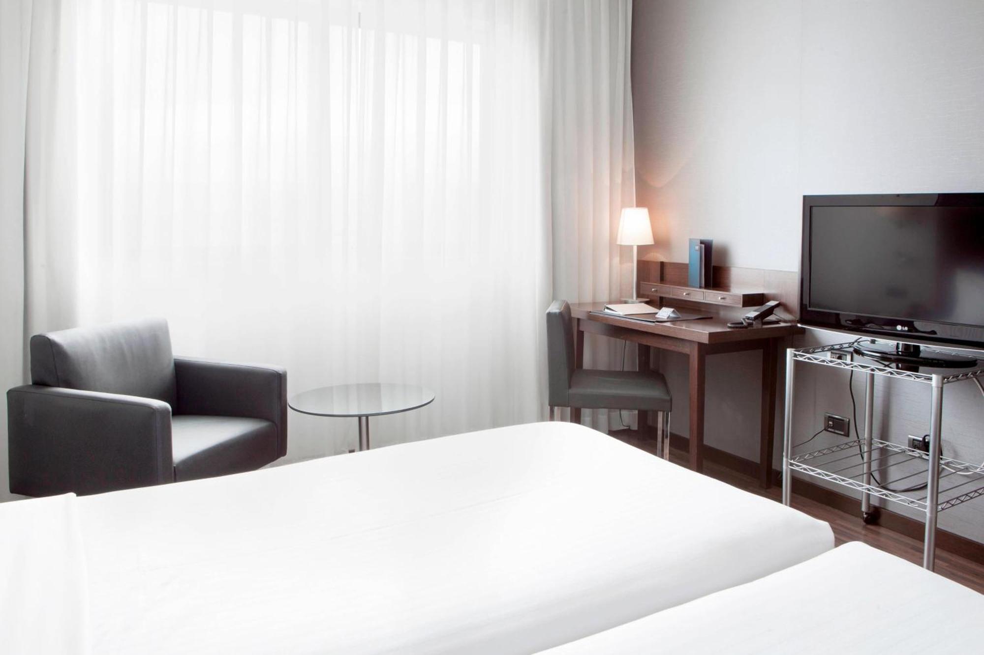 Ac Hotel Gijon By Marriott Ngoại thất bức ảnh