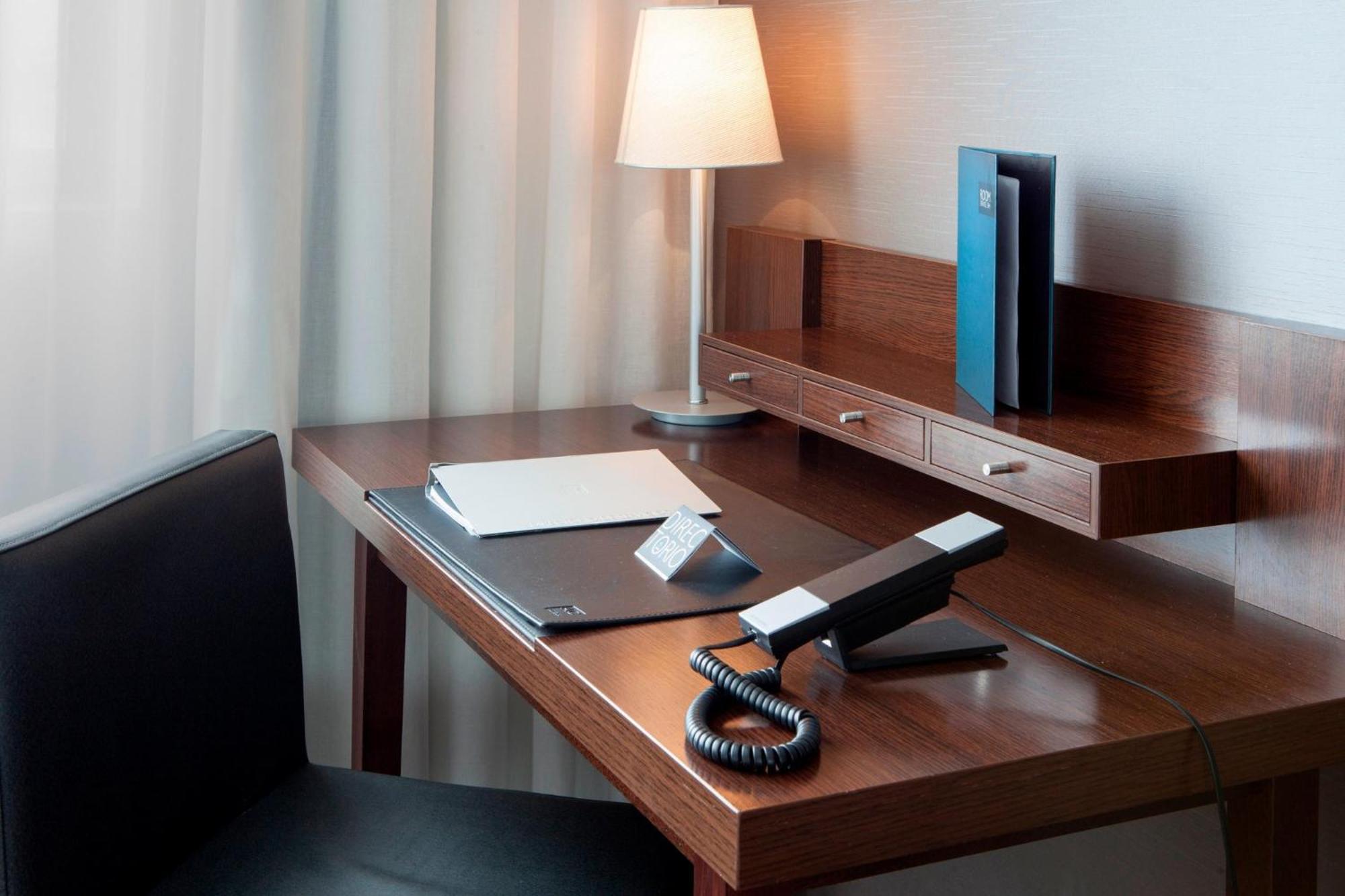 Ac Hotel Gijon By Marriott Ngoại thất bức ảnh